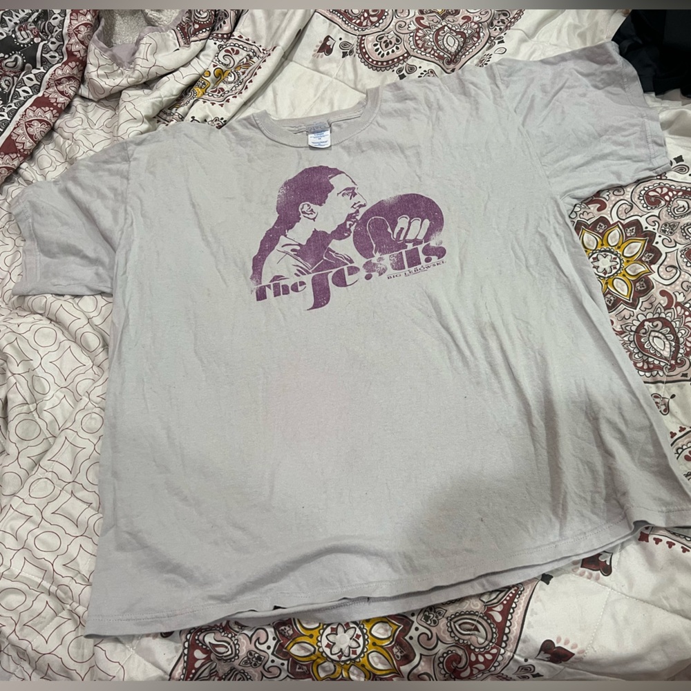 XL Gray T-Shirt with Purple Graphic